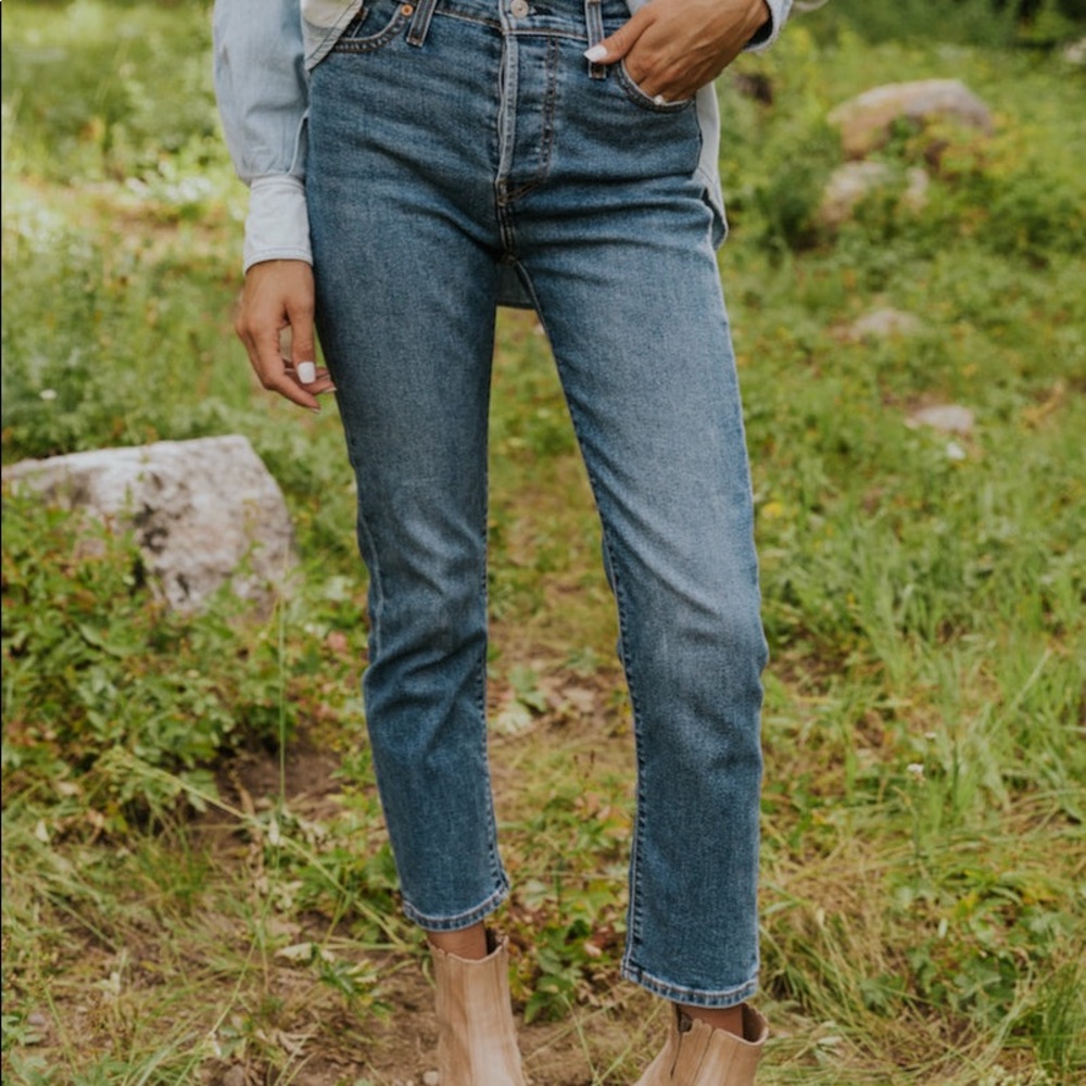 Levi’s wedgie straight jeans